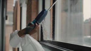 Tvätta fönster
